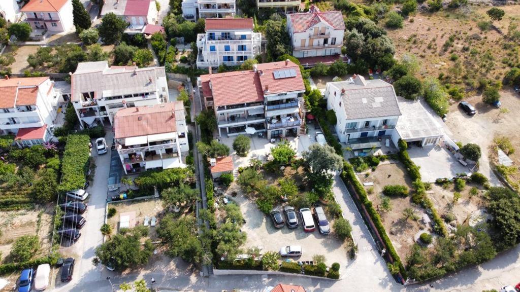 Apartments Vesela Banjol ภายนอก รูปภาพ